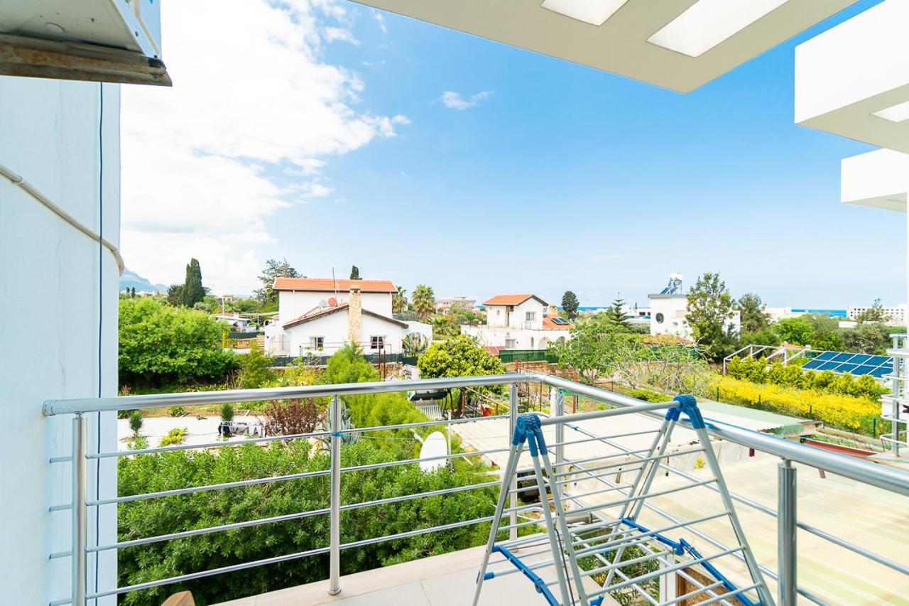 Luxury Two-Bedroom Apartment In Amazing Place Lukomorye C4 Karavas  외부 사진